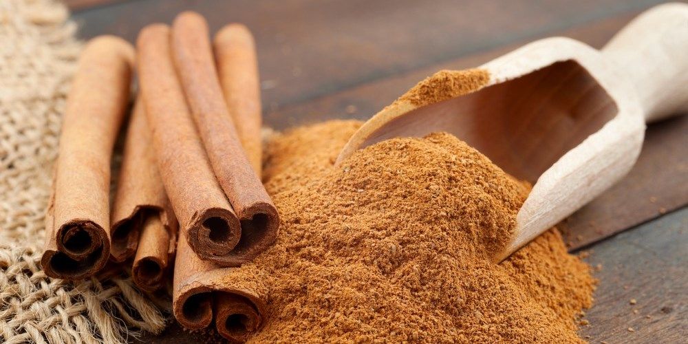 cinnamon powder and sticks