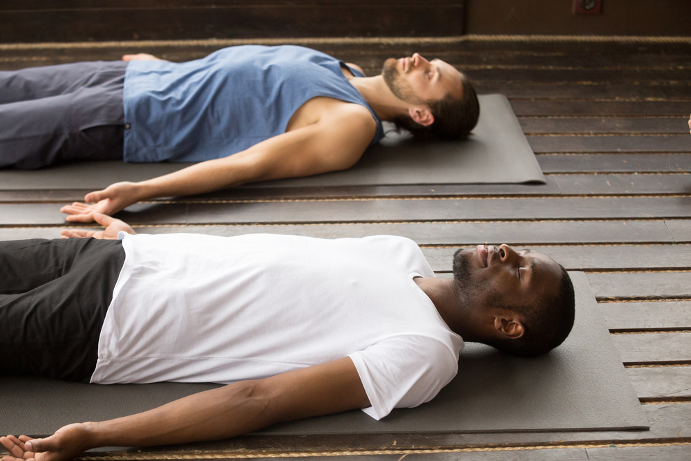 posizioni yoga per dormire