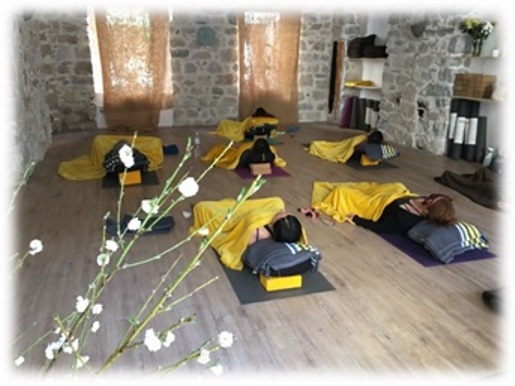 Die besten Yogalehrer-Ausbildungsprogramme in Frankreich