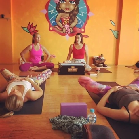 yoga teacher training in sydney
