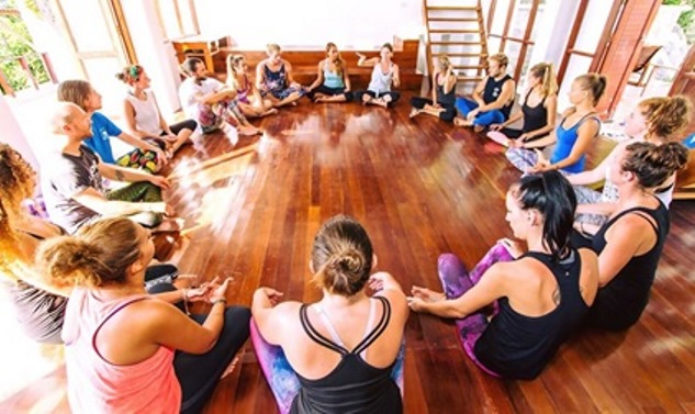 i migliori programmi di formazione per insegnanti di yoga a bangkok