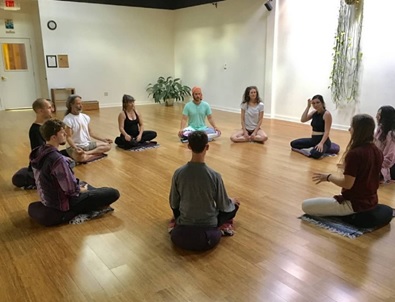 programmi di formazione per insegnanti di yoga eugene