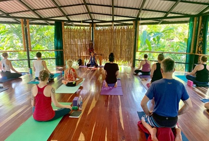 programas de formación de profesores de yoga en brooklyn