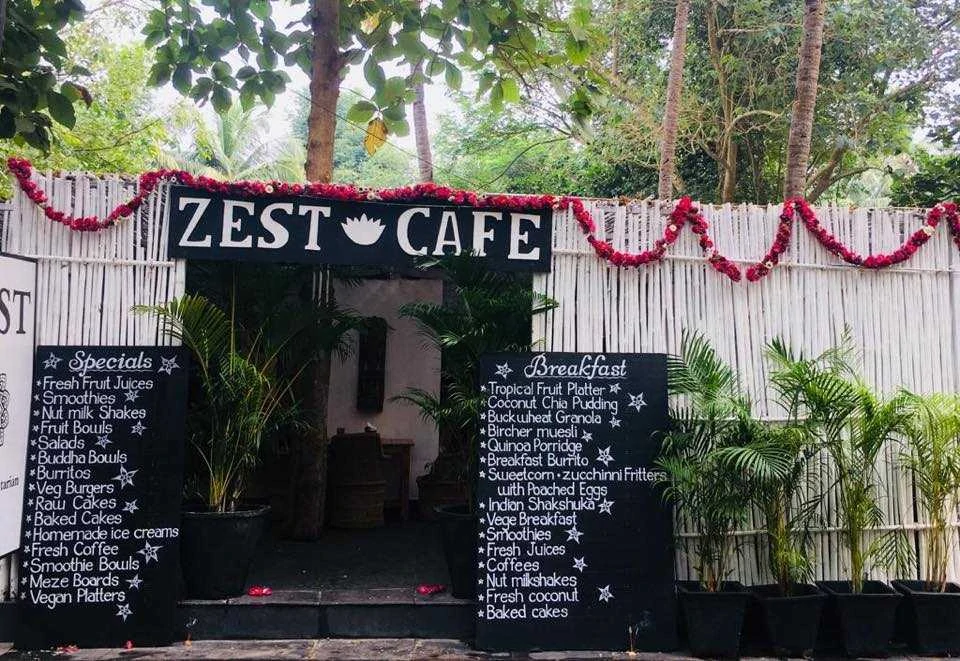 zest health food cafe goa
