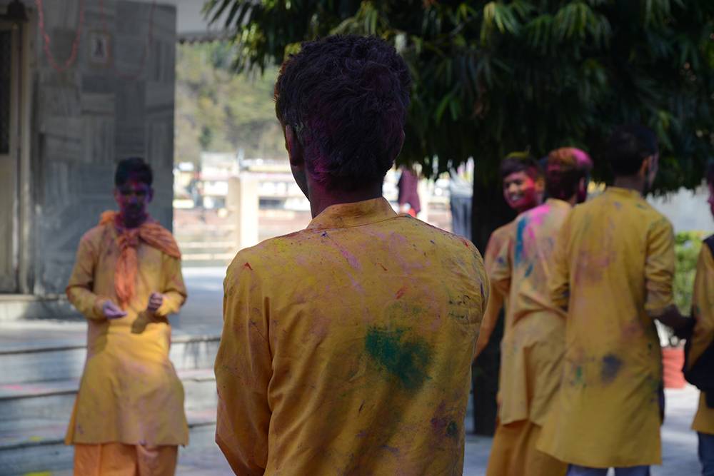 salutations holi