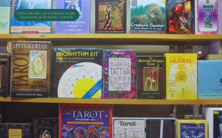 ओपन डोर्स गिफ्ट और बुक स्टोर लर्निंग और हीलिंग सेंटर